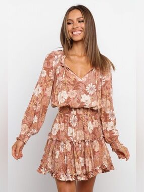 NWT Petal & Pup Kelan Boho Festival Floral Long Sleeve Mini Dress Size 12